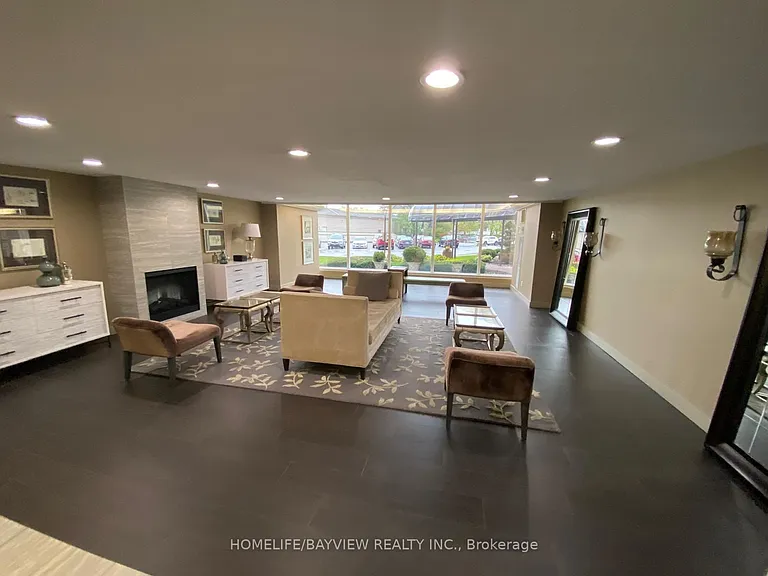 7811 Yonge St #1207 — Photo 18