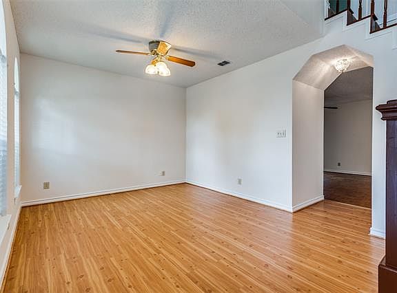 5th image of 2903 Redstone Dr