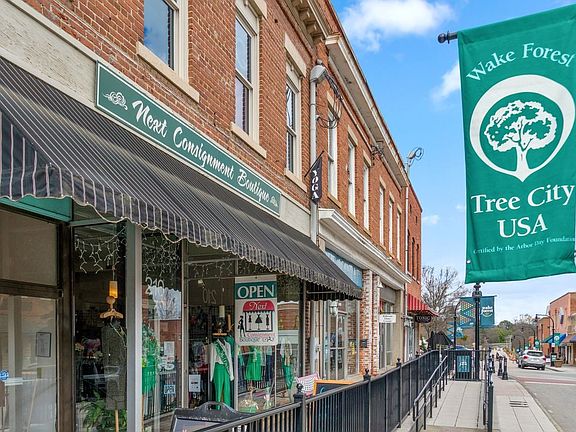 15-minute drive to downtown Wake Forest