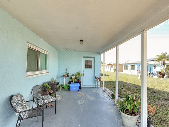 4th image of 10242 Larchmont Pl