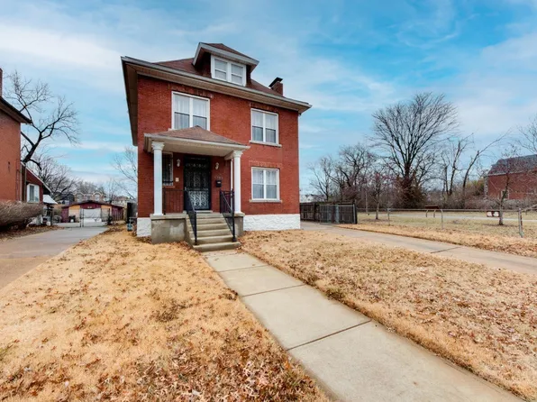 5701 Bartmer Ave, Saint Louis, MO 63112