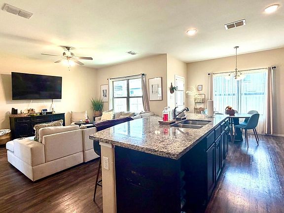 5th image of 3713 Octavia Dr