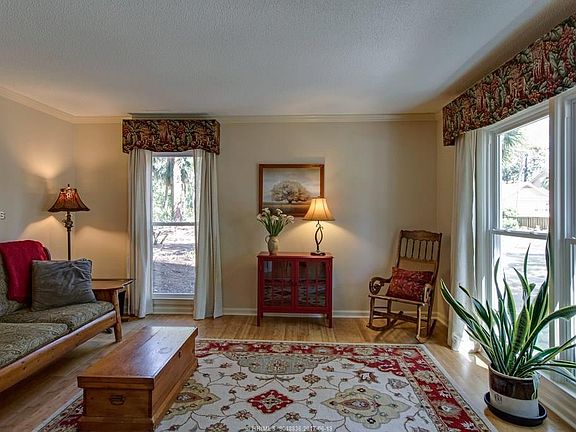 5th image of 110 Jacana St