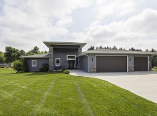 N722 Mulligan Way, Fort Atkinson, WI 53538