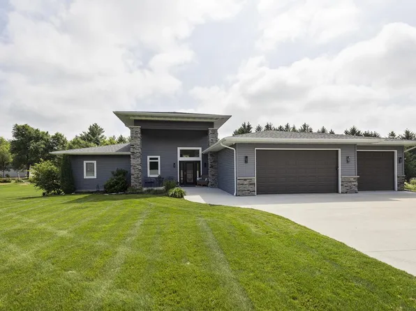 N722 Mulligan WAY, Fort Atkinson, WI 53538
