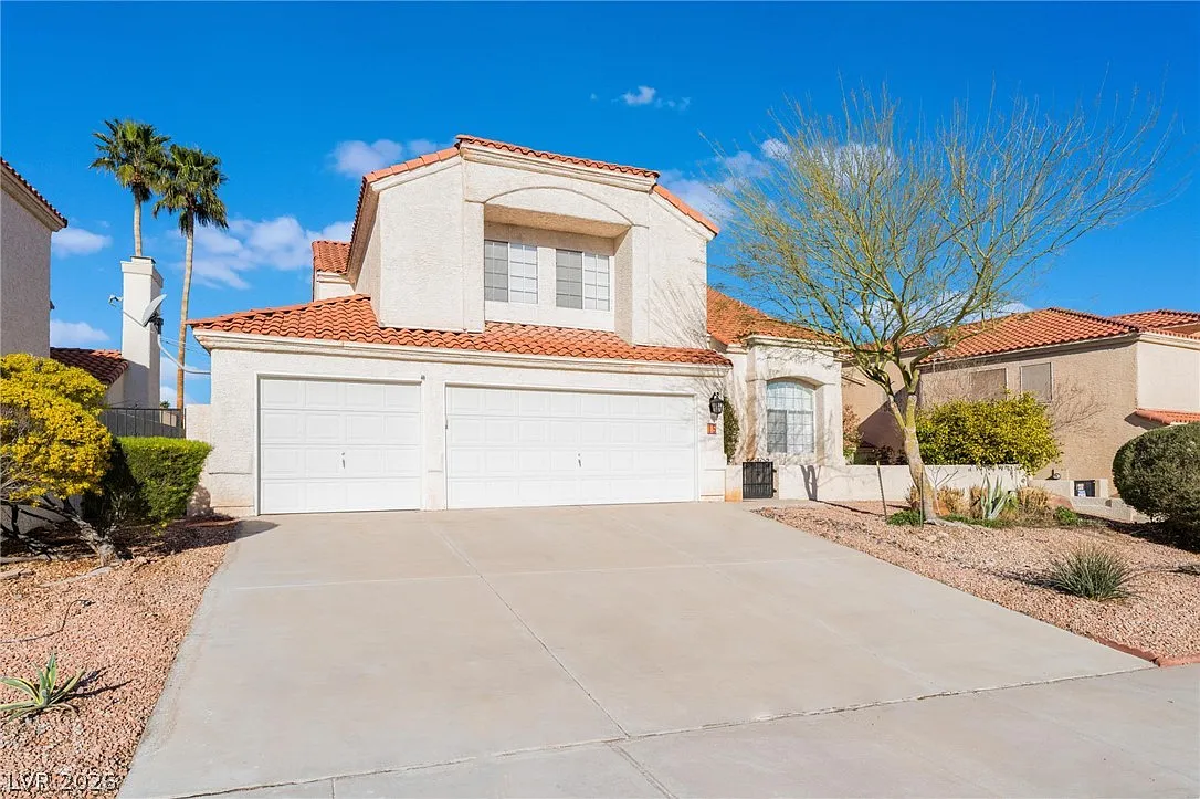 4 bed, 3.0 bath, 1979 sqft, $2,795 — Photo 3