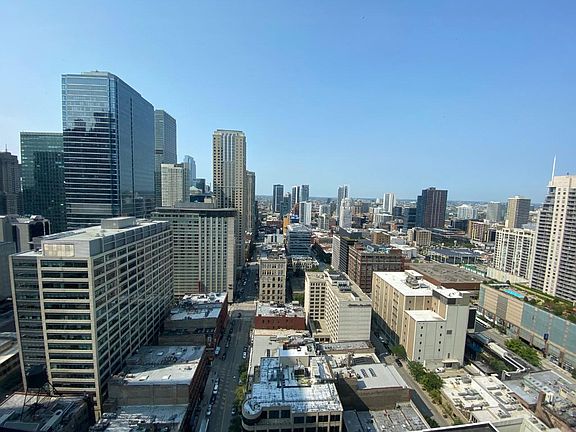 4th image of 441 N Wabash Ave #3703