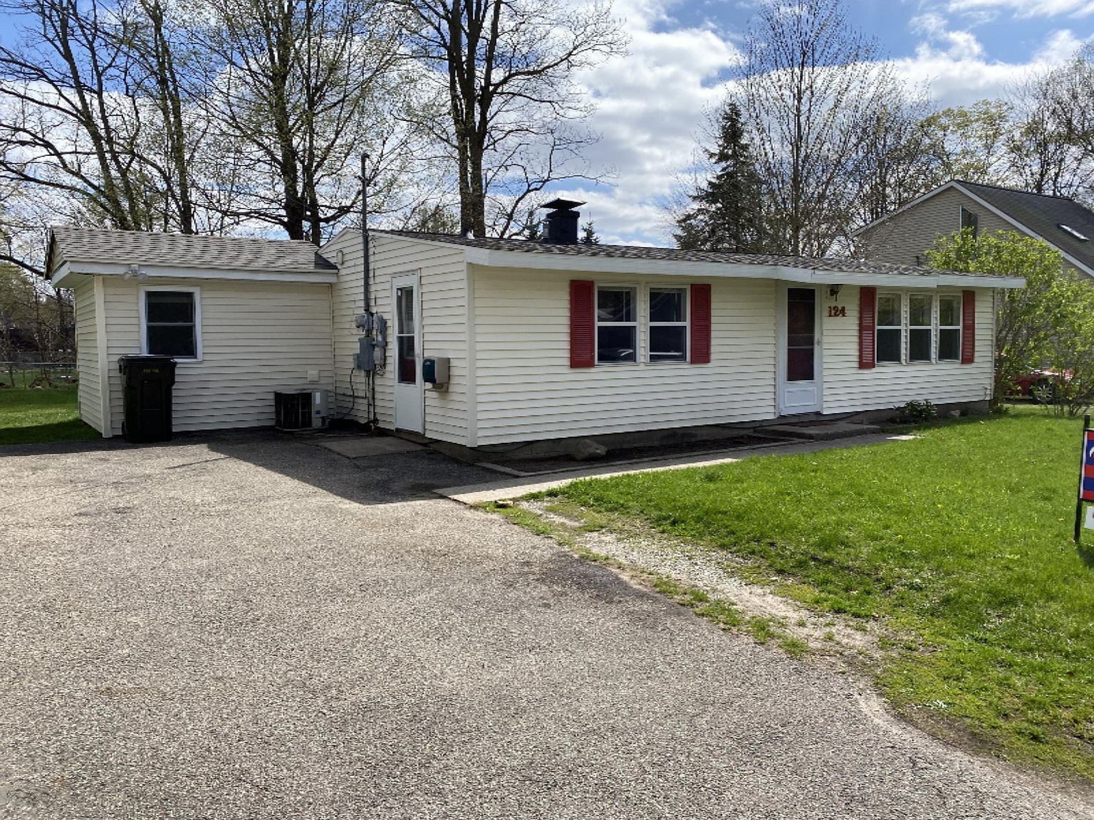 124 Mariette St, Plainwell, MI 49080 Zillow