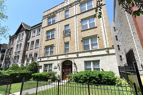 640 W Wrightwood Ave #802 Photo 1