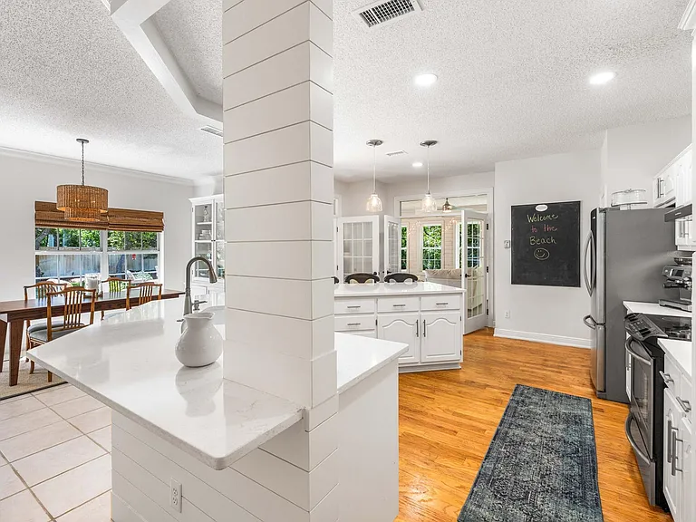 220 Seabreeze Cir — Photo 22