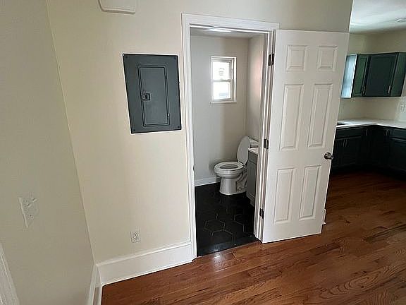 5th image of 3340 6th Ave