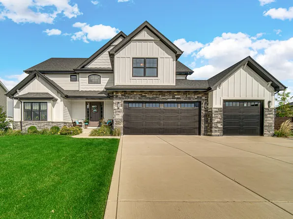10101 Norwich Dr, Munster, IN 46321