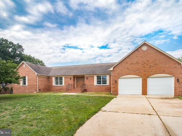 909 Amer Dr, Fort Washington, MD 20744