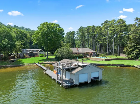 1720 Wyeth Dr, Guntersville, AL 35976