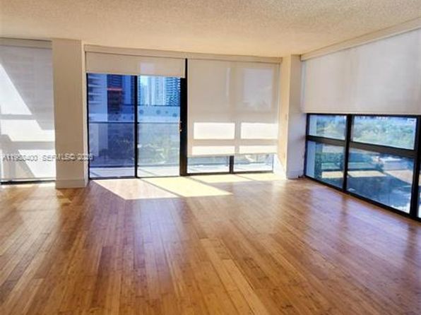 600 NE 36th St APT 821