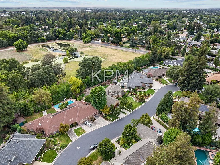 3342 Cove Cir — Photo 66
