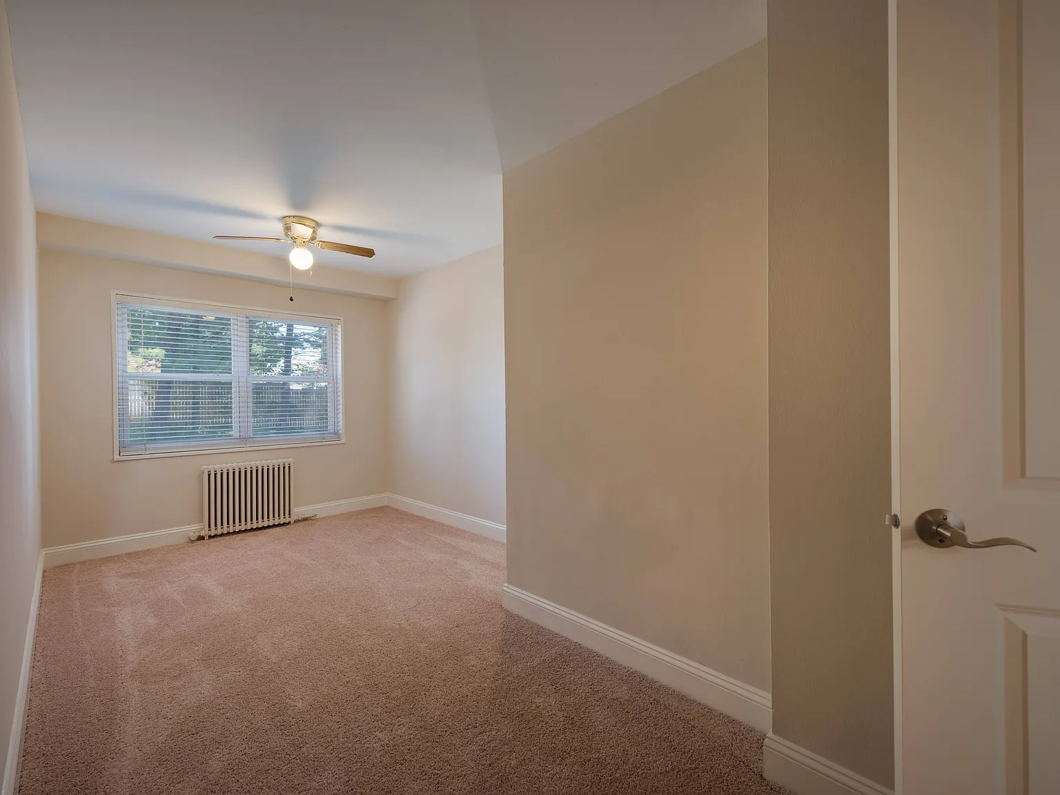 Springfield Gardens — Photo 3