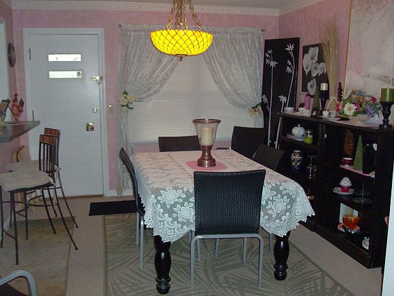 Dinning Room/Back Entry