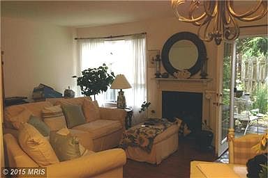 3rd image of 203 Heritage Commons Dr