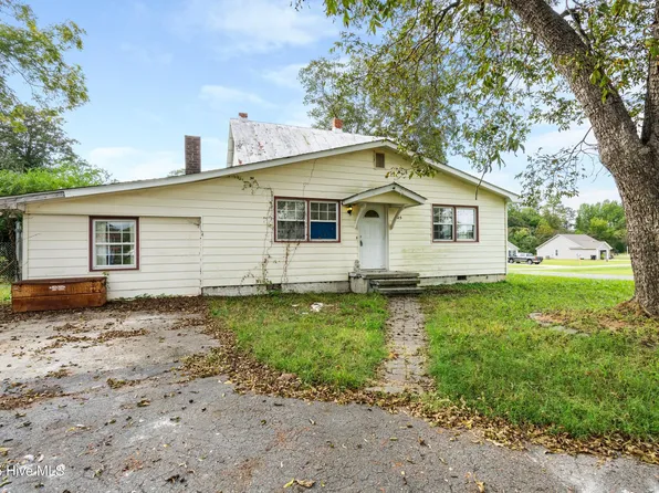 705 Sixth Street, Maysville, NC 28555