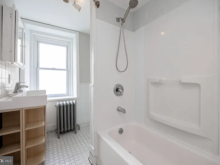 158 Roxborough Ave #A — Photo 22