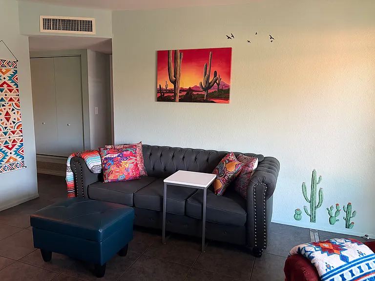 3334 E Farr Pl — Photo 4