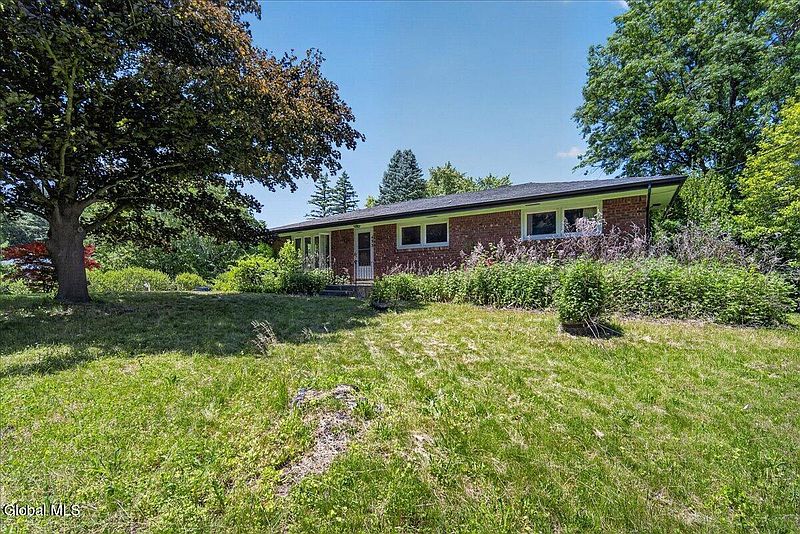 2nd image of 493 Altamont Road