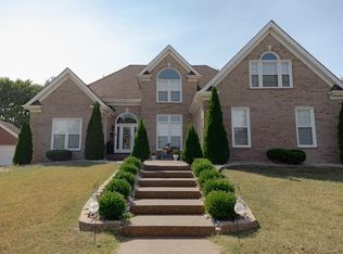 3665 Fieldcrest Dr, Bowling Green, KY 42104