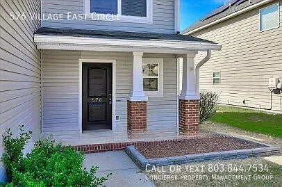 576 Village East Cir — Photo 2
