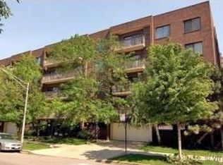 6102 N Sheridan Rd APT 409, Chicago, IL 60660
