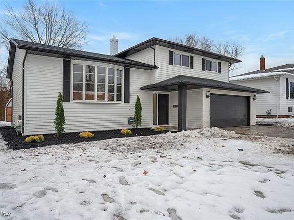2nd image of 25970 Cambridge Dr