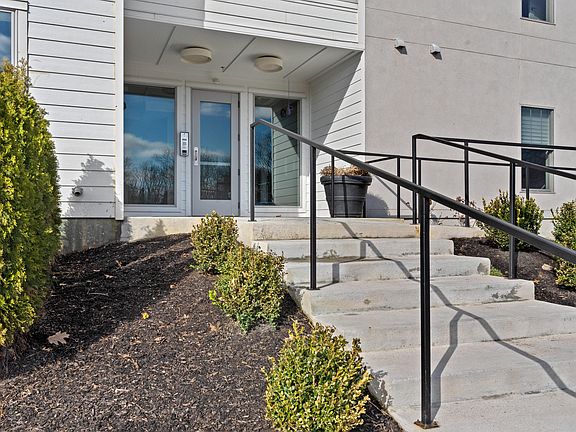 2nd image of 5285 Highpointe Lakes Dr #3105