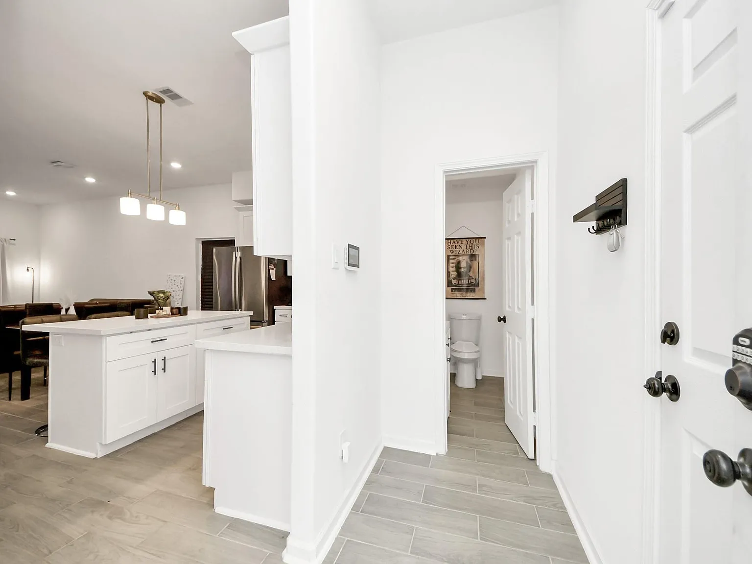 3 bed, 2.5 bath, 1627 sqft, $2,350 — Photo 3