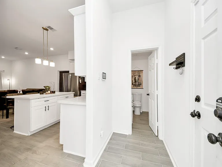 4613 Ireland St #B — Photo 3