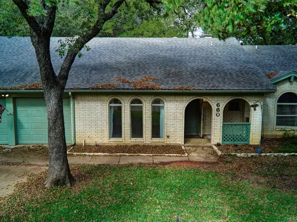660 Springhill Dr, Hurst, TX 76054