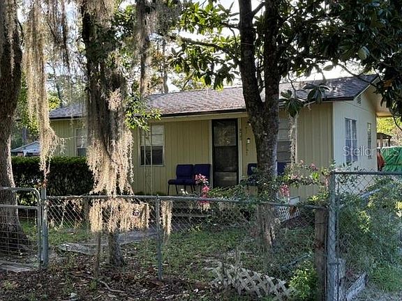 2nd image of 917 NE 25TH STREET