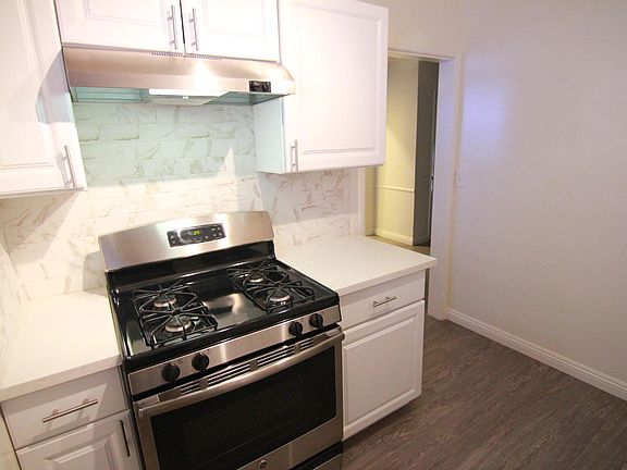 2nd image of 2003 N Beachwood Dr APT 11