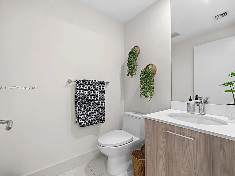 501 NE 31st St #1503 — Photo 4