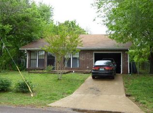 511 W 7th St, Mountain Grove, MO 65711