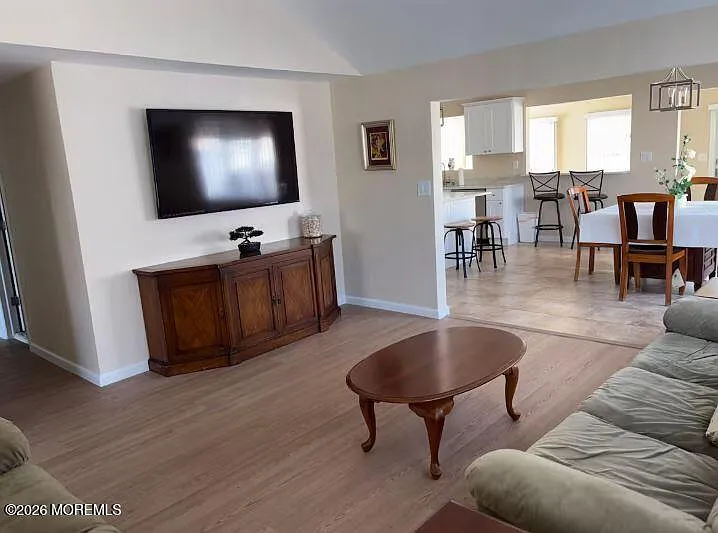 3 bed, 1642 sqft, $3,200 — Photo 4