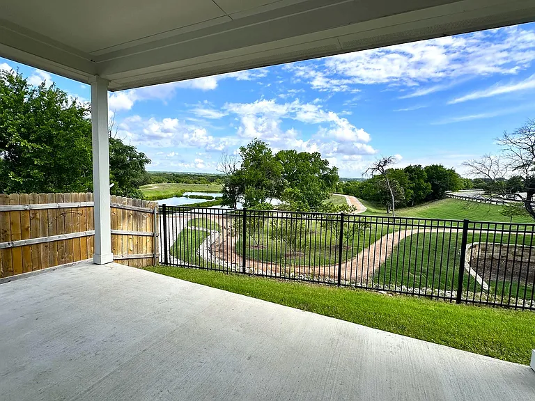 12608 Stanford Dr — Photo 2