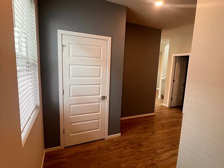 931 S Zeelar St — Photo 2