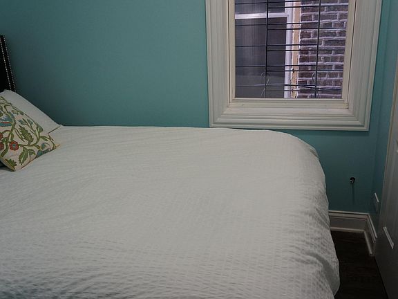 5th image of 846 N Wolcott Ave APT 1F