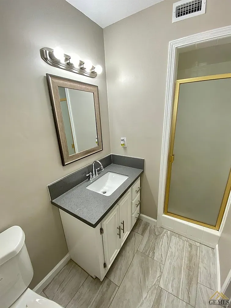 3 bed, 1208 sqft, $1,995 — Photo 3