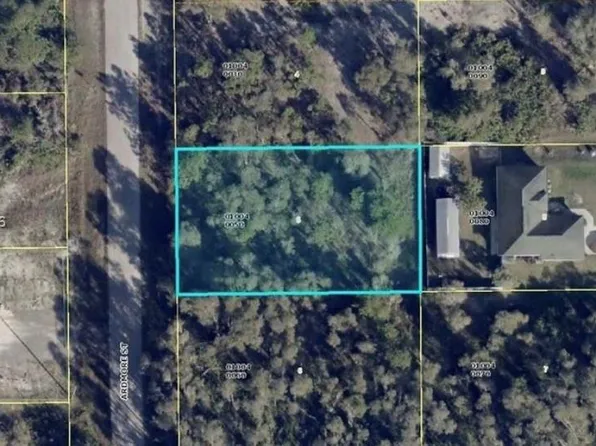 909 Ardmore St, Lehigh Acres, FL 33974