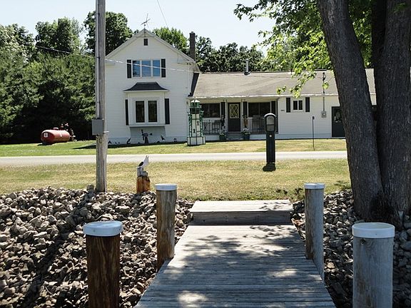 8891 S Wolf River Rd