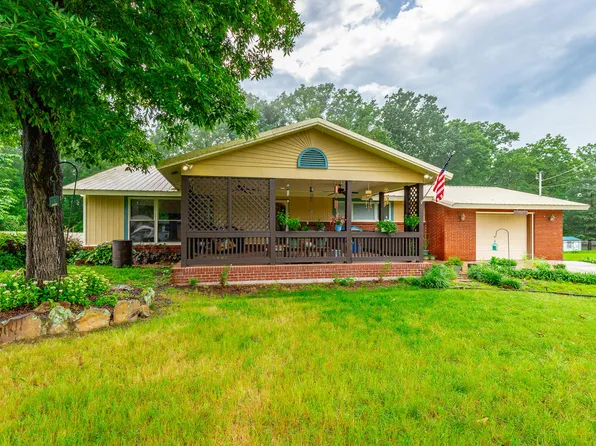 1027 Crestridge Dr, Rossville, GA 30741