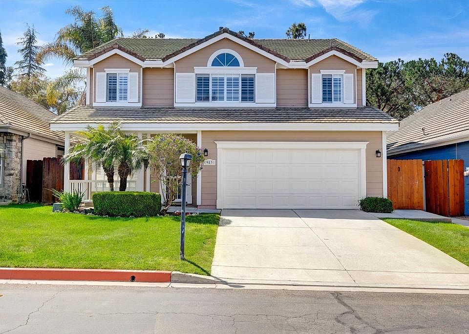 1st image of 983 Rose Arbor Dr