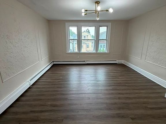 4th image of 224 N 9th St #5D