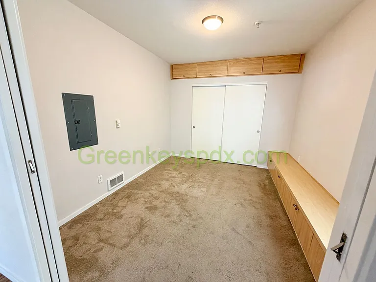 7550 N Burlington Ave — Photo 6